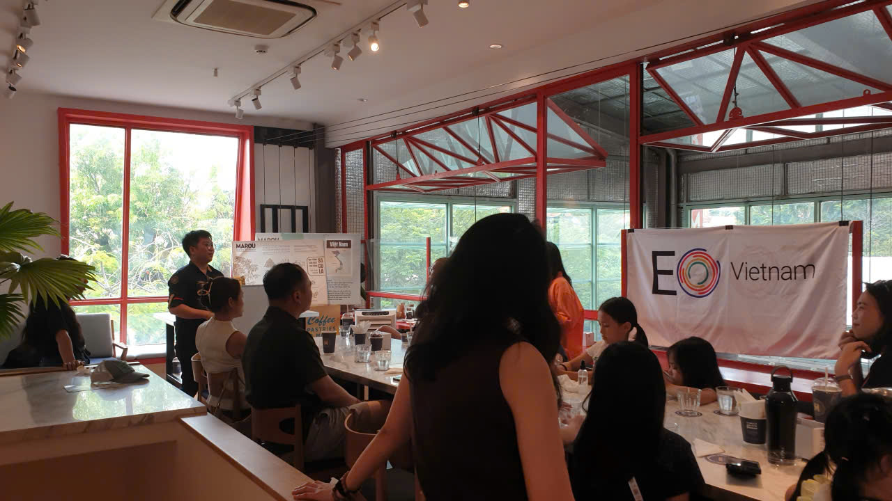 Marou's team leading the guided chocolate tasting